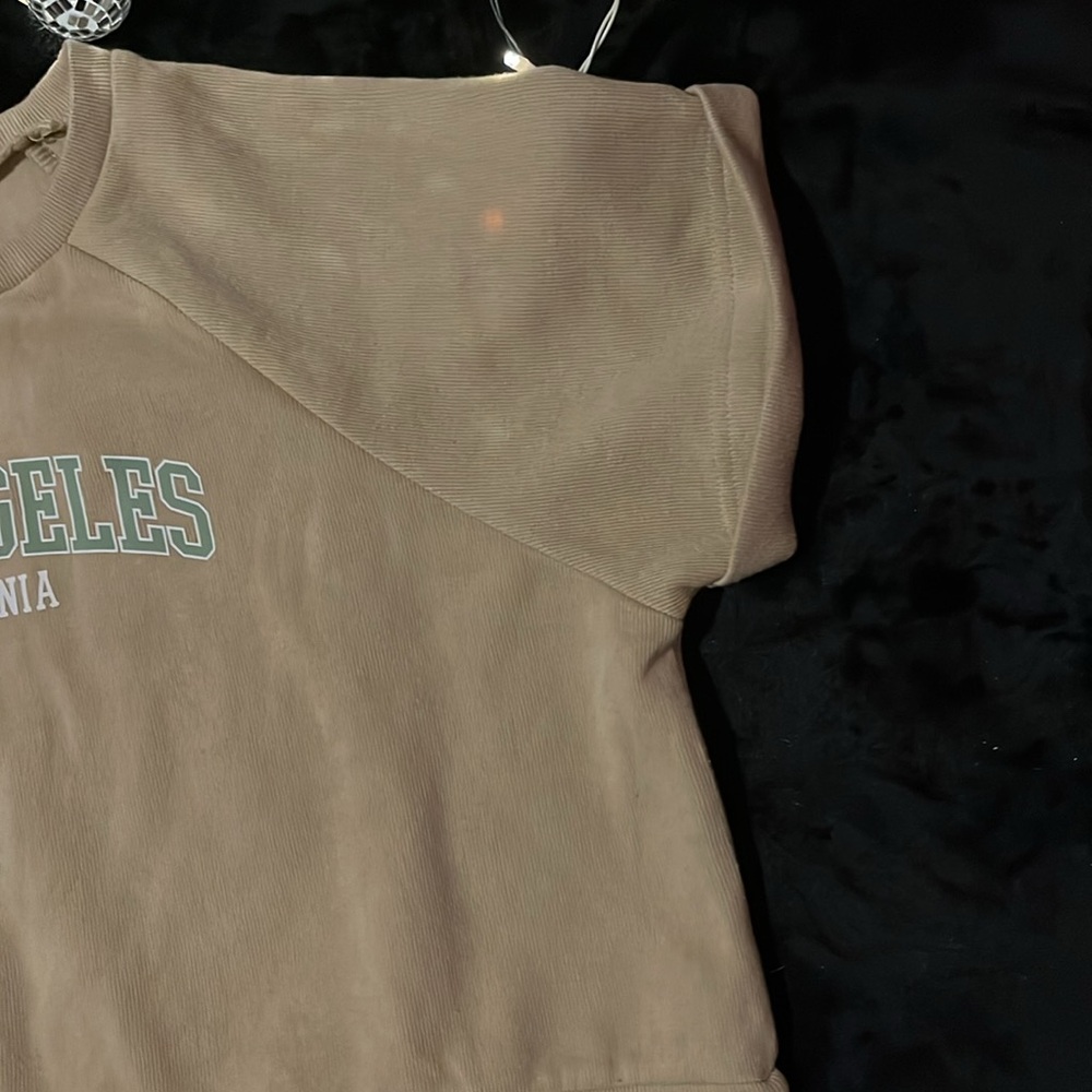 Short Sleeve Crew Neck Crop Top - Picture 6 of 8